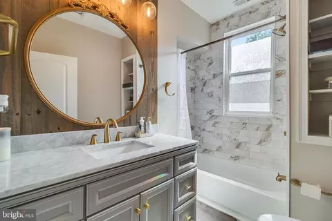 Bath - 3812 Echodale Ave, Baltimore, MD 21206 photo 1 of 2