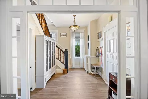 Entry Way - 4105 W Overlea, Baltimore, MD 21206 photo 2 of 5