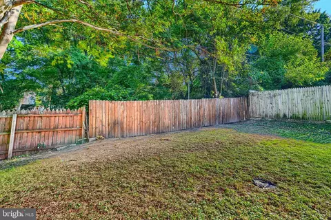 Exterior - 3202 Cedarhurst Rd, Baltimore, MD 21214 photo 6 of 10