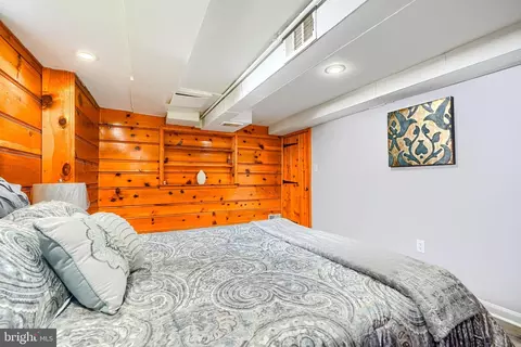 Bedroom - 3202 Cedarhurst Rd, Baltimore, MD 21214 photo 6 of 6