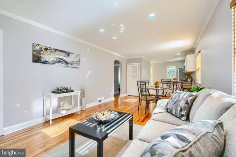 Living - 3202 Cedarhurst Rd, Baltimore, MD 21214 photo 1 of 4