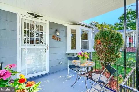 Exterior - 3202 Cedarhurst Rd, Baltimore, MD 21214 photo 2 of 10