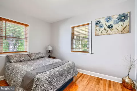 Bedroom - 3202 Cedarhurst Rd, Baltimore, MD 21214 photo 3 of 6