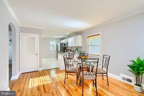 Dining - 3202 Cedarhurst Rd, Baltimore, MD 21214 photo 1 of 1