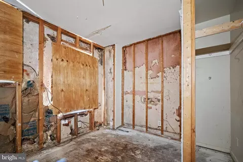 Entry Way - 507 N Glover St, Baltimore, MD 21205 photo 5 of 5