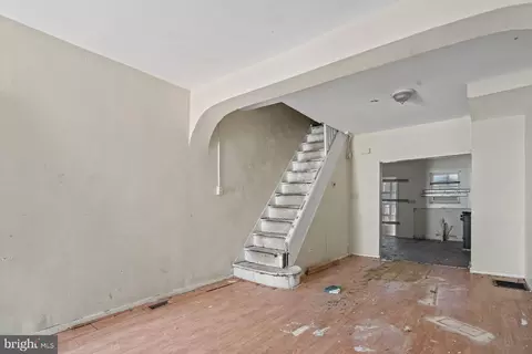 Entry Way - 507 N Glover St, Baltimore, MD 21205 photo 2 of 5
