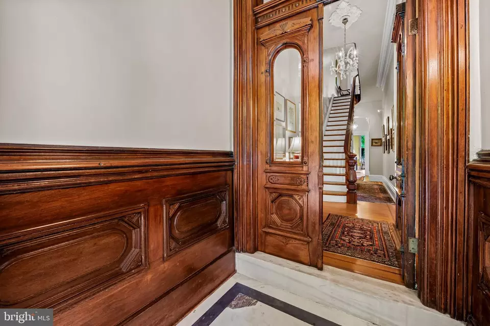 Entry Way - 1310 Bolton St, Baltimore, MD 21217 photo 3 of 12