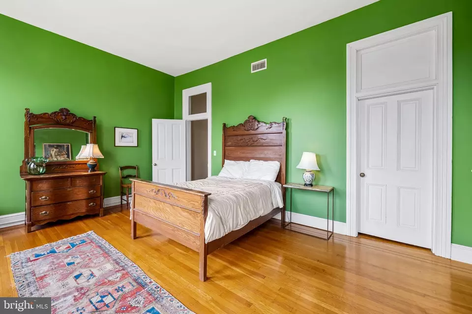 Bedroom - 1310 Bolton St, Baltimore, MD 21217 photo 5 of 9