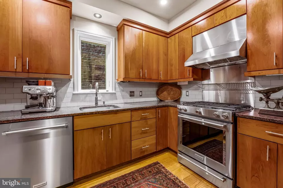 Kitchen - 1310 Bolton St, Baltimore, MD 21217 photo 2 of 4