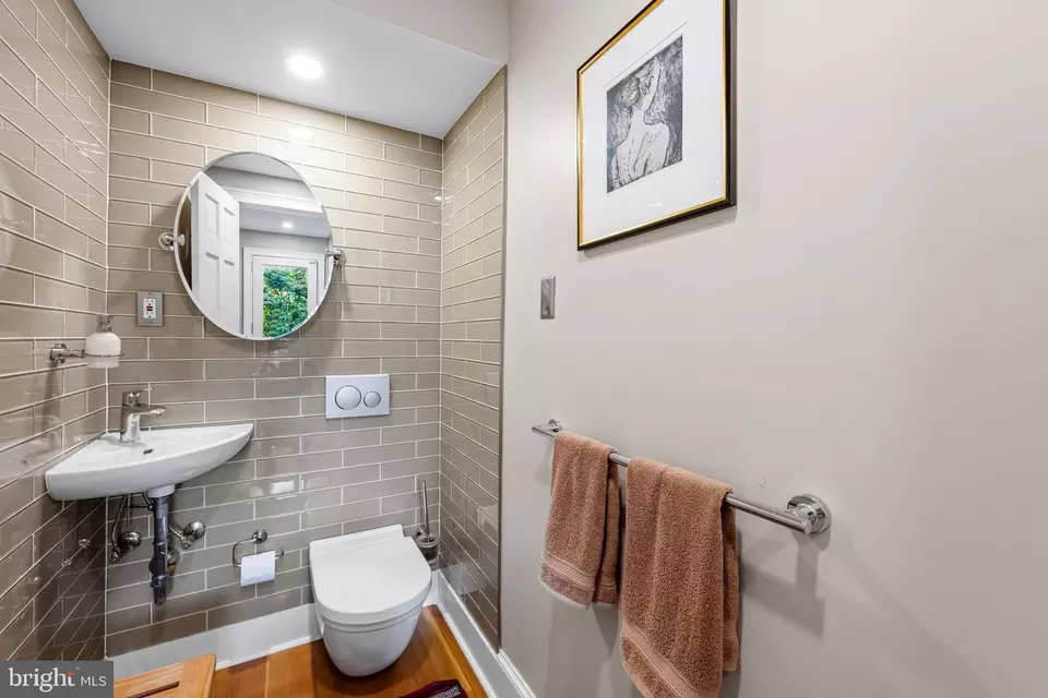 Bath - 1310 Bolton St, Baltimore, MD 21217 photo 1 of 5