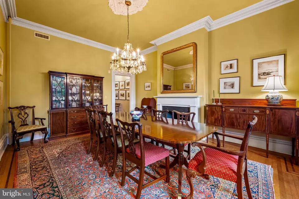 Dining - 1310 Bolton St, Baltimore, MD 21217 photo 4 of 4