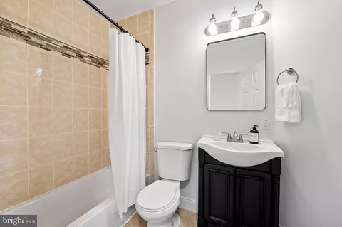 Bath - 325 E 22nd St, Baltimore, MD 21218 photo 3 of 3