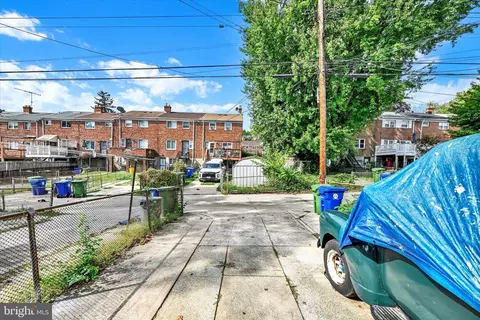 Exterior - 580 S Beechfield Ave, Baltimore, MD 21229 photo 2 of 2