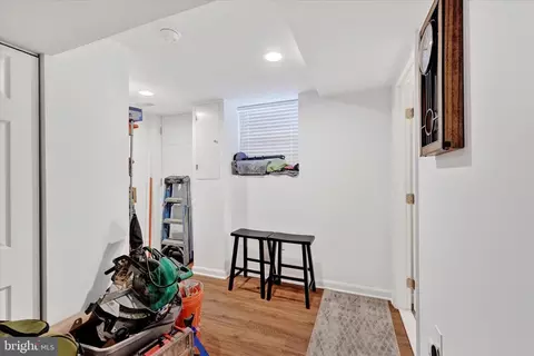 Entry Way - 580 S Beechfield Ave, Baltimore, MD 21229 photo 1 of 1