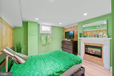 Bedroom - 204 E Montgomery St, Baltimore, MD 21230 photo 4 of 4