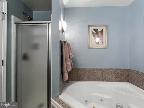 Bath - 204 E Montgomery St, Baltimore, MD 21230 photo 3 of 5