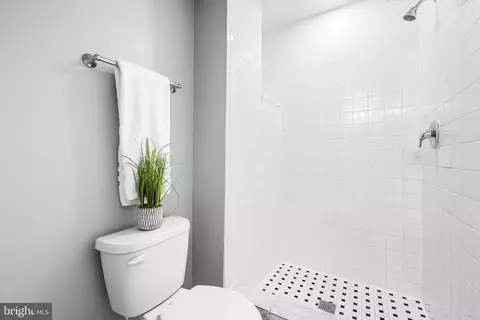 Bath - 3221 Elliott St, Baltimore, MD 21224 photo 4 of 4