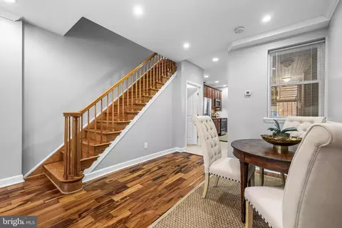 Entry Way - 3221 Elliott St, Baltimore, MD 21224 photo 3 of 8