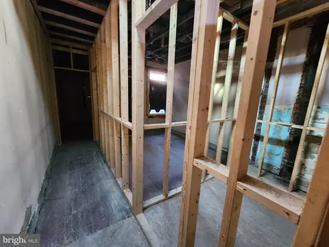 Entry Way - 1318 Division St, Baltimore, MD 21217 photo 5 of 9
