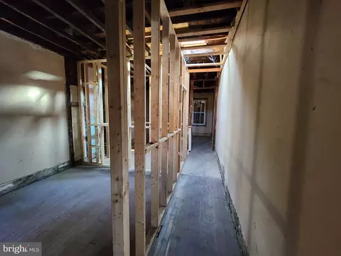 Entry Way - 1318 Division St, Baltimore, MD 21217 photo 6 of 9