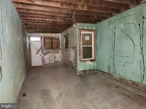 Entry Way - 1318 Division St, Baltimore, MD 21217 photo 4 of 9