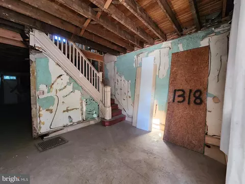 Entry Way - 1318 Division St, Baltimore, MD 21217 photo 2 of 9