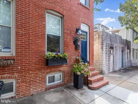 Exterior - 815 S Clinton St, Baltimore, MD 21224 photo 2 of 10