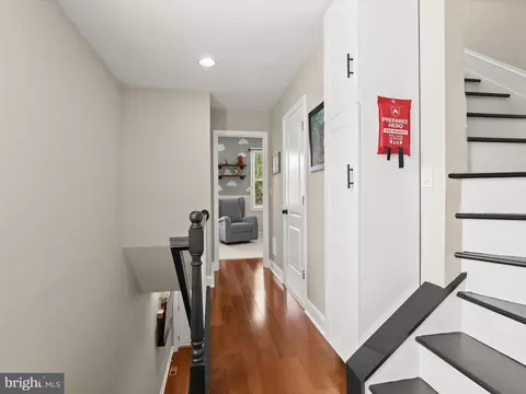 Entry Way - 815 S Clinton St, Baltimore, MD 21224 photo 4 of 7