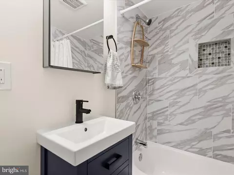 Bath - 815 S Clinton St, Baltimore, MD 21224 photo 6 of 6