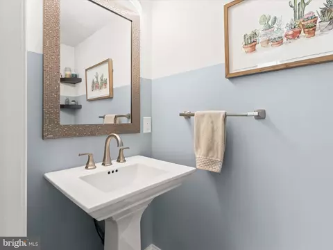 Bath - 815 S Clinton St, Baltimore, MD 21224 photo 1 of 6