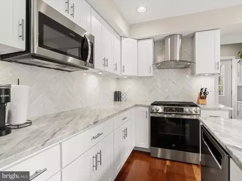 Kitchen - 815 S Clinton St, Baltimore, MD 21224 photo 4 of 6