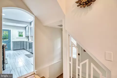 Entry Way - 2427 Everton Rd, Baltimore, MD 21209 photo 10 of 10