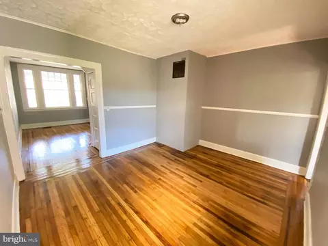 Living - 3019 Harlem Ave, Baltimore, MD 21216 photo 5 of 7
