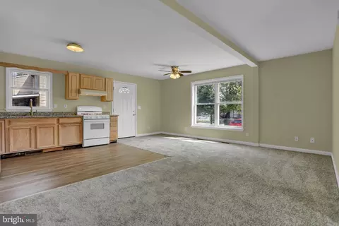 Living - 5916 Sefton Ave, Baltimore, MD 21214 photo 2 of 7
