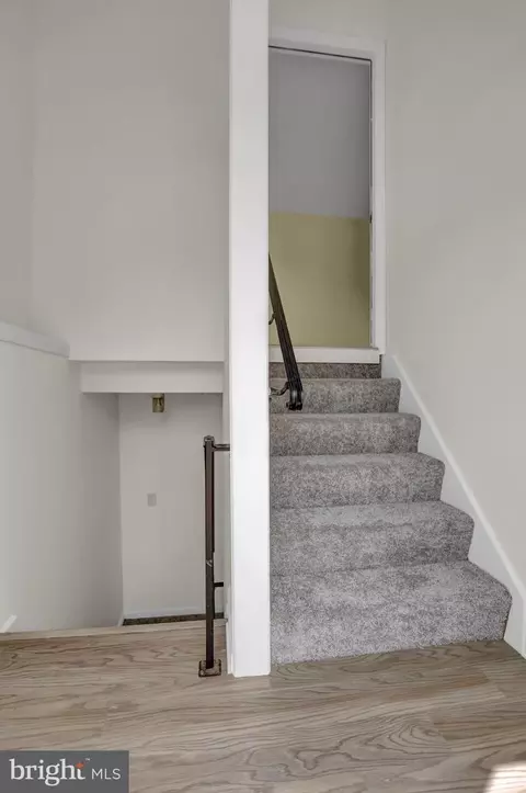 Entry Way - 5916 Sefton Ave, Baltimore, MD 21214 photo 5 of 5
