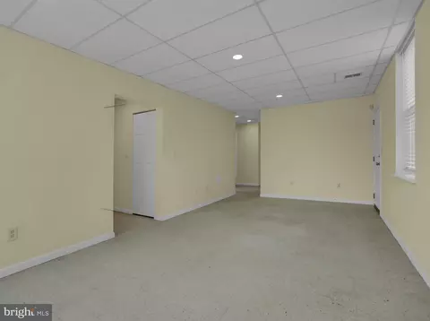 Living - 5916 Sefton Ave, Baltimore, MD 21214 photo 6 of 7