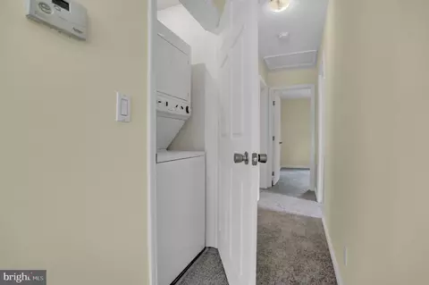 Entry Way - 5916 Sefton Ave, Baltimore, MD 21214 photo 3 of 5
