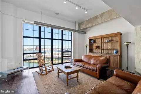 Living - 1200 Steuart St #1612, Baltimore, MD 21230 photo 3 of 4