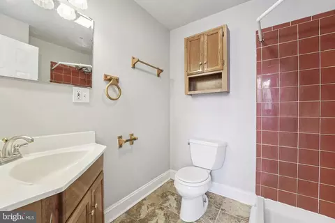 Bath - 207 S Ann St, Baltimore, MD 21231 photo 1 of 2