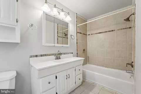 Bath - 207 S Ann St, Baltimore, MD 21231 photo 2 of 2