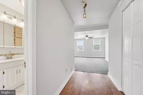 Entry Way - 207 S Ann St, Baltimore, MD 21231 photo 5 of 6