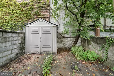 Exterior - 207 S Ann St, Baltimore, MD 21231 photo 4 of 6