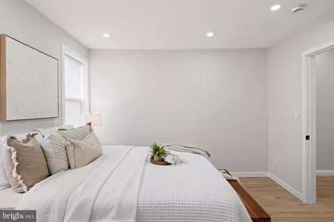 Bedroom - 2237 E Chase St, Baltimore, MD 21213 photo 5 of 12