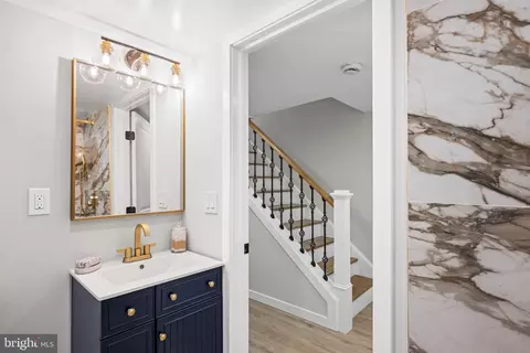 Entry Way - 2237 E Chase St, Baltimore, MD 21213 photo 8 of 9