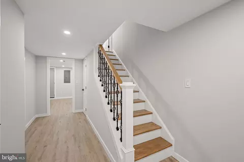 Entry Way - 2237 E Chase St, Baltimore, MD 21213 photo 6 of 9