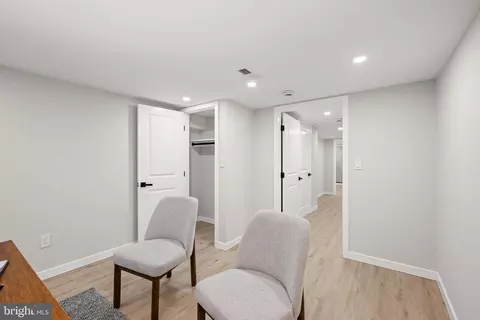 Entry Way - 2237 E Chase St, Baltimore, MD 21213 photo 7 of 9
