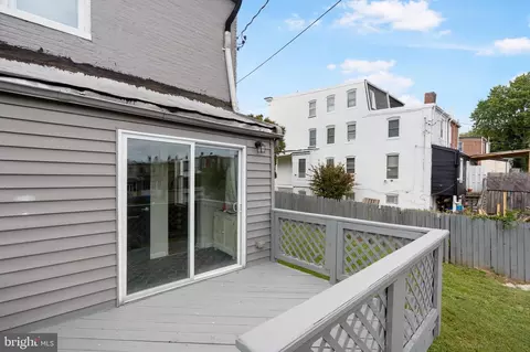 Exterior - 31 S Augusta Ave, Baltimore, MD 21229 photo 4 of 5