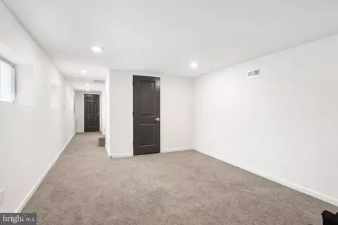 Entry Way - 31 S Augusta Ave, Baltimore, MD 21229 photo 8 of 8