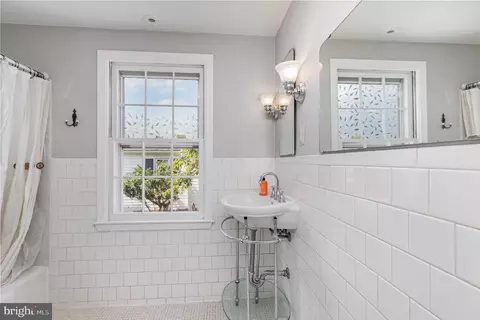 Bath - 2304 Pickwick Rd, Baltimore, MD 21207 photo 1 of 1