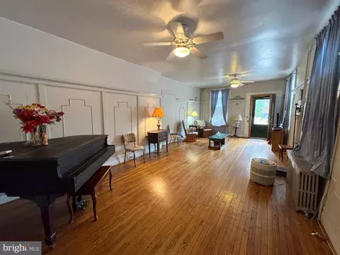 1021 Stiles St, Baltimore, MD 21202 photo 4